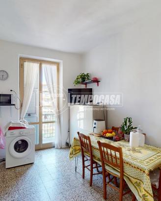 APPARTAMENTO QUATTRO VANI CON DOPPI BALCONI