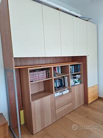 Armadio a ponte completo di letto
