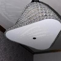 Lampadario moderno con cristalli