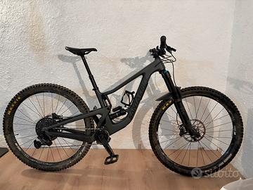 Santa Cruz Megatower Small Carbon MTB