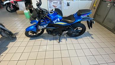 Suzuki gsx s 125