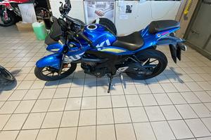 Suzuki gsx s 125