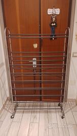 scarpiera a ripiani aperta 