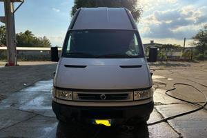 Furgone iveco