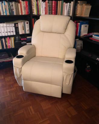 Poltrona relax- massaggiante e girevole-ecopelle .