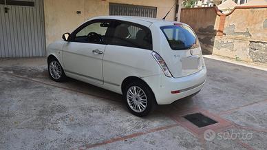 Lancia Y