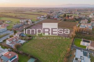 Terreno edificabile - Paese
