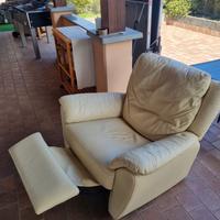 Poltrona in pelle chiara
