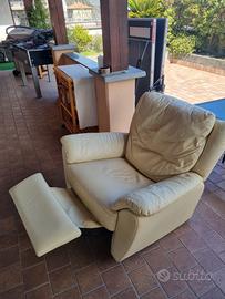 Poltrona in pelle chiara