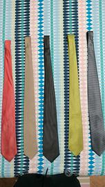 Cravatte da uomo colorate 