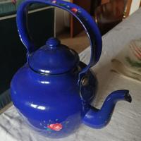 Teiera d'epoca in acciaio