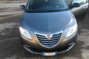 Lancia ypsilon. 1300. Multyet