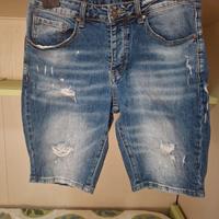 jeans corto strappato