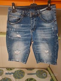 jeans corto strappato