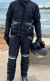 Giacca e pantaloni dainese