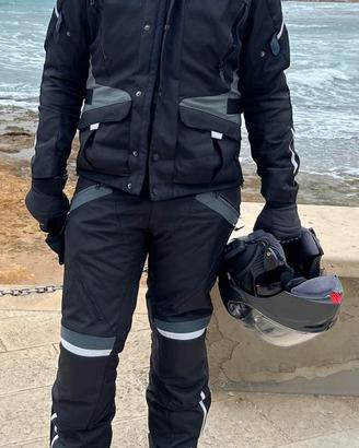 Giacca e pantaloni dainese