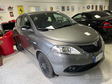 Lancia Ypsilon 1.2 69 CV 5 porte Black and Noir