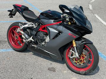 MV AGUSTA F3 675 Carbonio e reparto corse