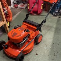 Rasaerba  restaurato Oleo-Mac alluminio.