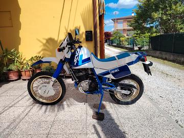 SUZUKI DR 600 DJEBEL 
