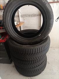 Gomme nexen 215/55 r17