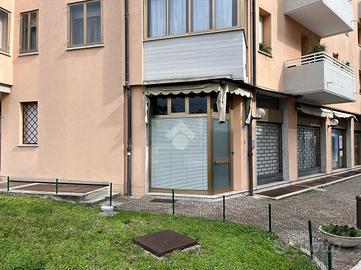 NEGOZIO A PASIAN DI PRATO