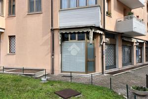 NEGOZIO A PASIAN DI PRATO