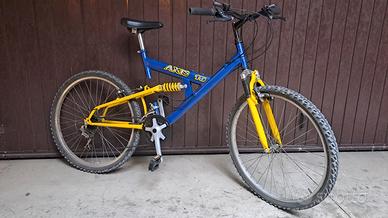 mountain bike ɓiammortizzata