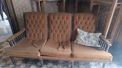 Divano vintage 3 posti in legno e velluto