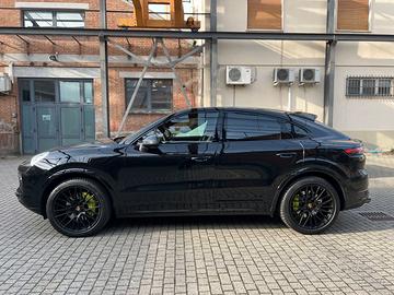 PORSCHE CAYENNE COUPE' HYBRID • TETTO •