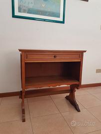 Mobiletto vintage in legno porta TV/telefono