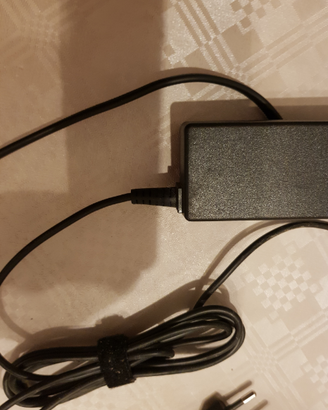 Alimentatore Toshiba usato pochissimo