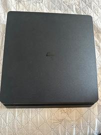 PlayStation 4 Slim + 3 Controller