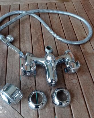 rubinetteria gruppo vasca marca Stella