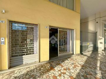 NEGOZIO A RIVAROLO CANAVESE