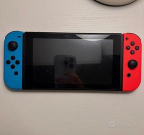 Nintendo Switch completa con tutti gli accessori