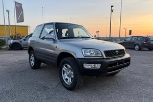 TOYOTA RAV4 2.0 3p. Fun