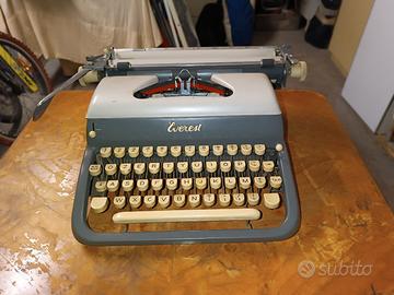 macchina da scrivere Everest