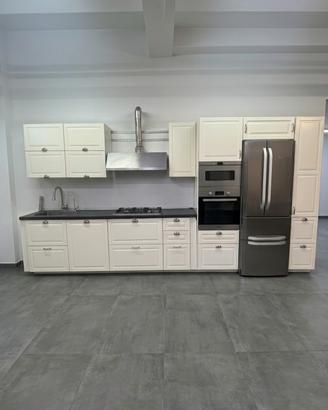Cucina lineare tradizionale moderna completa di