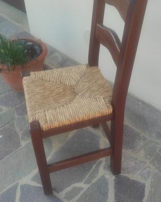 sedia in legno massello con seduta in paglia 