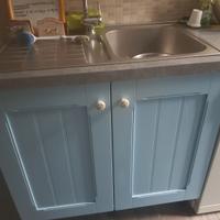 Lavello Franke e mobiletto da cucina.