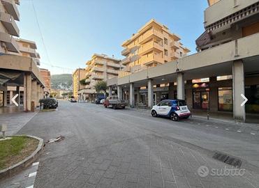 Locale Commerciale 60 mq