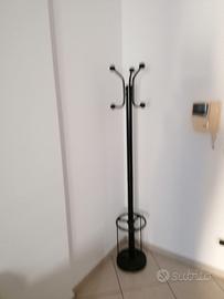 Plafoniere e appendiabiti 