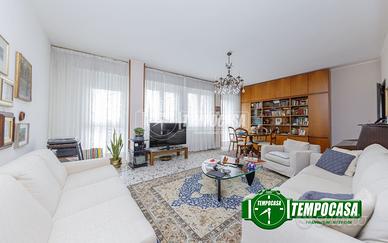 Appartamento a Milano Via Gallarate 4 locali