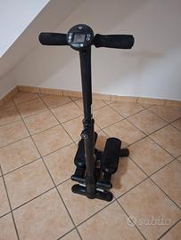 Stepper con manubrio