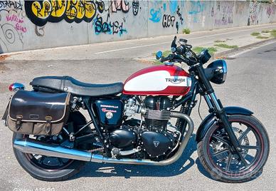 Triumph bonneville 900 ( 12000km) PERMUTE AUTO ECC