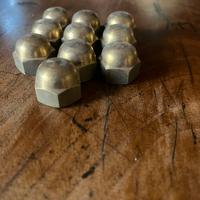 Bulloni in ottone arredamento.