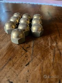 Bulloni in ottone arredamento.