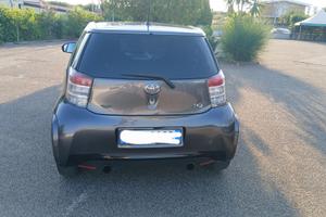 2010 toyota iq
