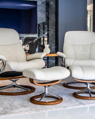 2 Poltrone Stressless (Ekornes) in pelle  con pouf